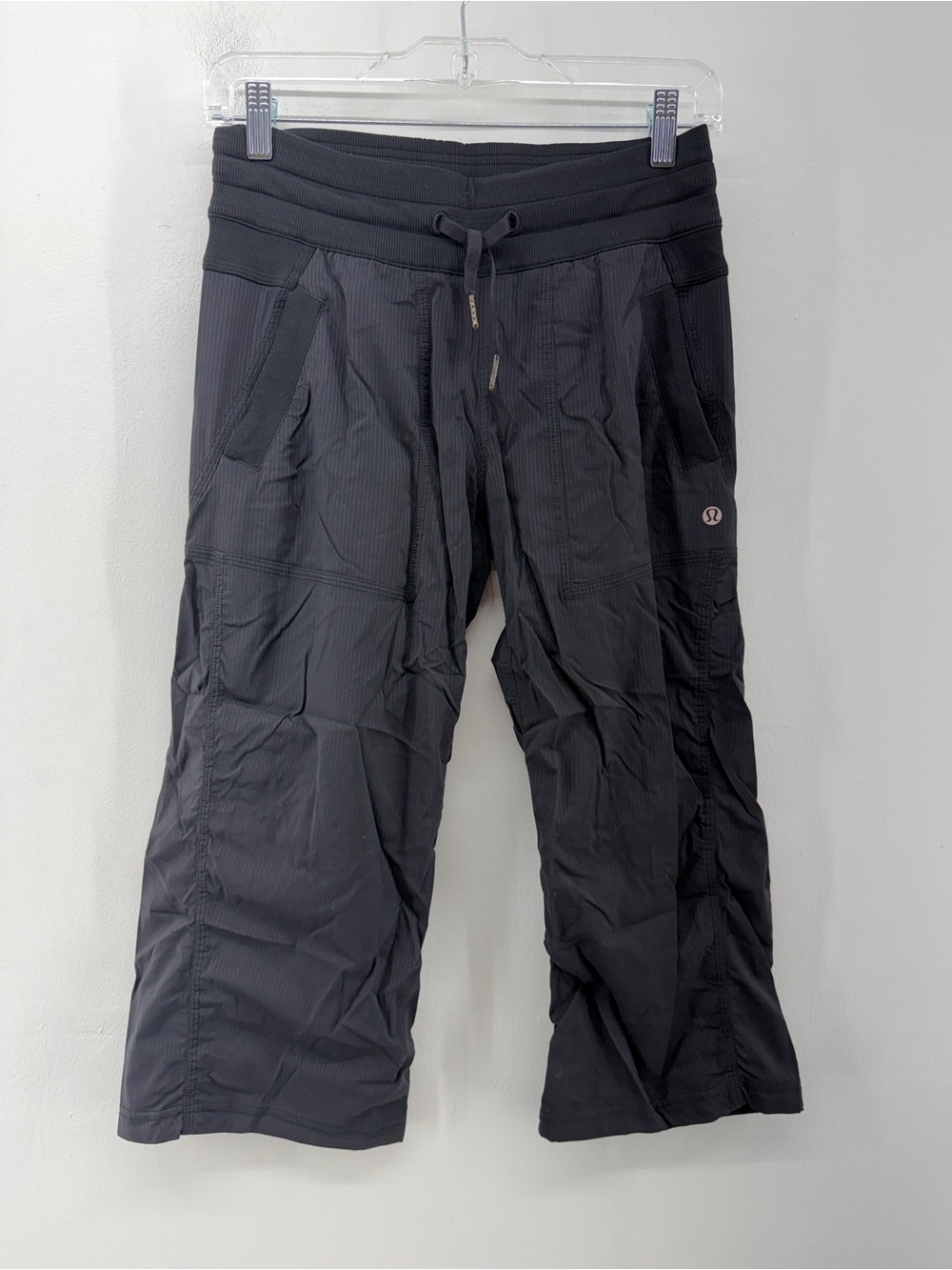 lululemon athletica Black Women's Cropped Leggings Dance Pants size 4